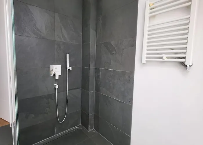 Luxury Penthouse Wien 2 Dachterrassen Fuer 8 Pers דירה